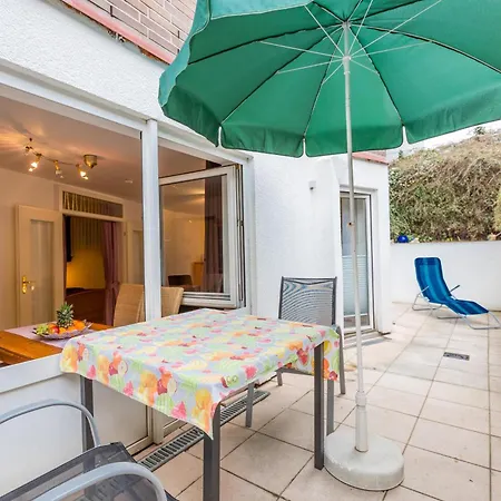 شقة Residenz Meeresbrandung 1 Mit Souterrainterrasse Zum Sueden ,2xtv, Einbaukueche, Geschirrspueler, Schwimmbad, Sauna ,pkw-stellplatz, Wlan !